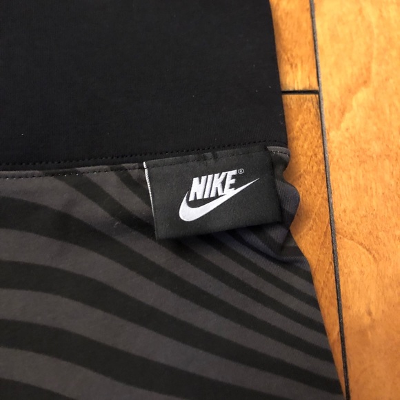 Nike Grey and Black Fitted Short, Size S - Picture 5 of 10